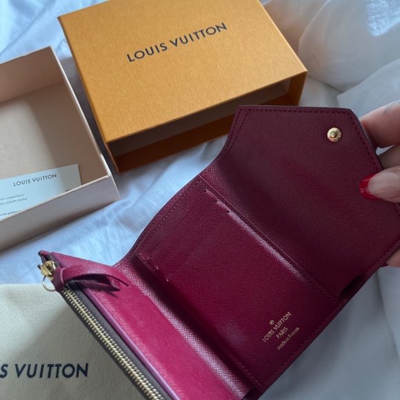 Louis Vuitton wallet - Picture 2 of 2